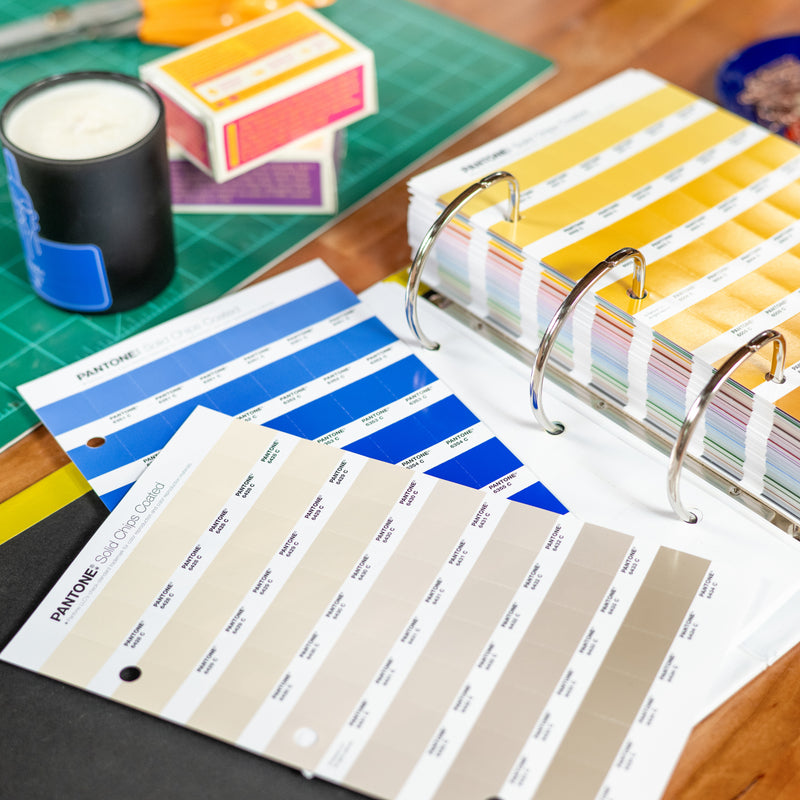 PANTONE Solid Chips Set gestreken en ongestreken