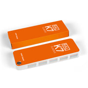 Een afbeelding van de RAL CLASSIC K7 kleurenwaaier met de verpakking, waarop de tekst "water based" op de voorkant staat.